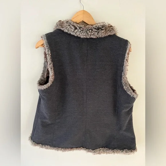 J Jill Vest Grey With Faux Fur Collar. - Picture 3 of 10